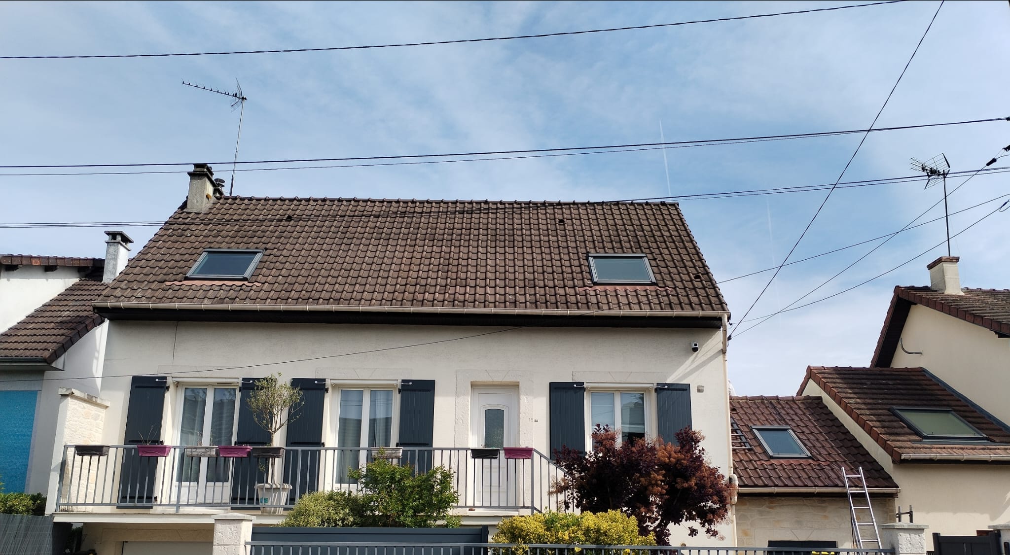 Toiture avant application de la résine colorée avec hydrofuge